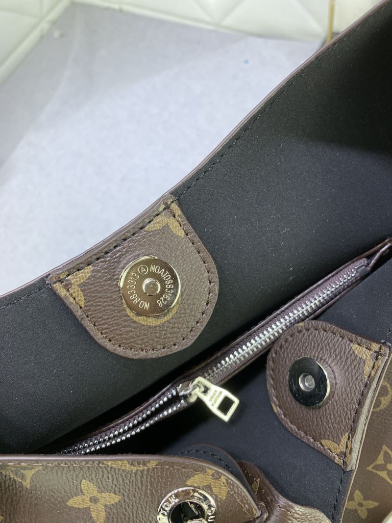 Louis Vuitton Hobo Bags